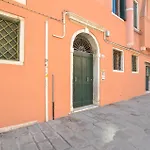 Stunning Apartment In Venezia With Kitchenette