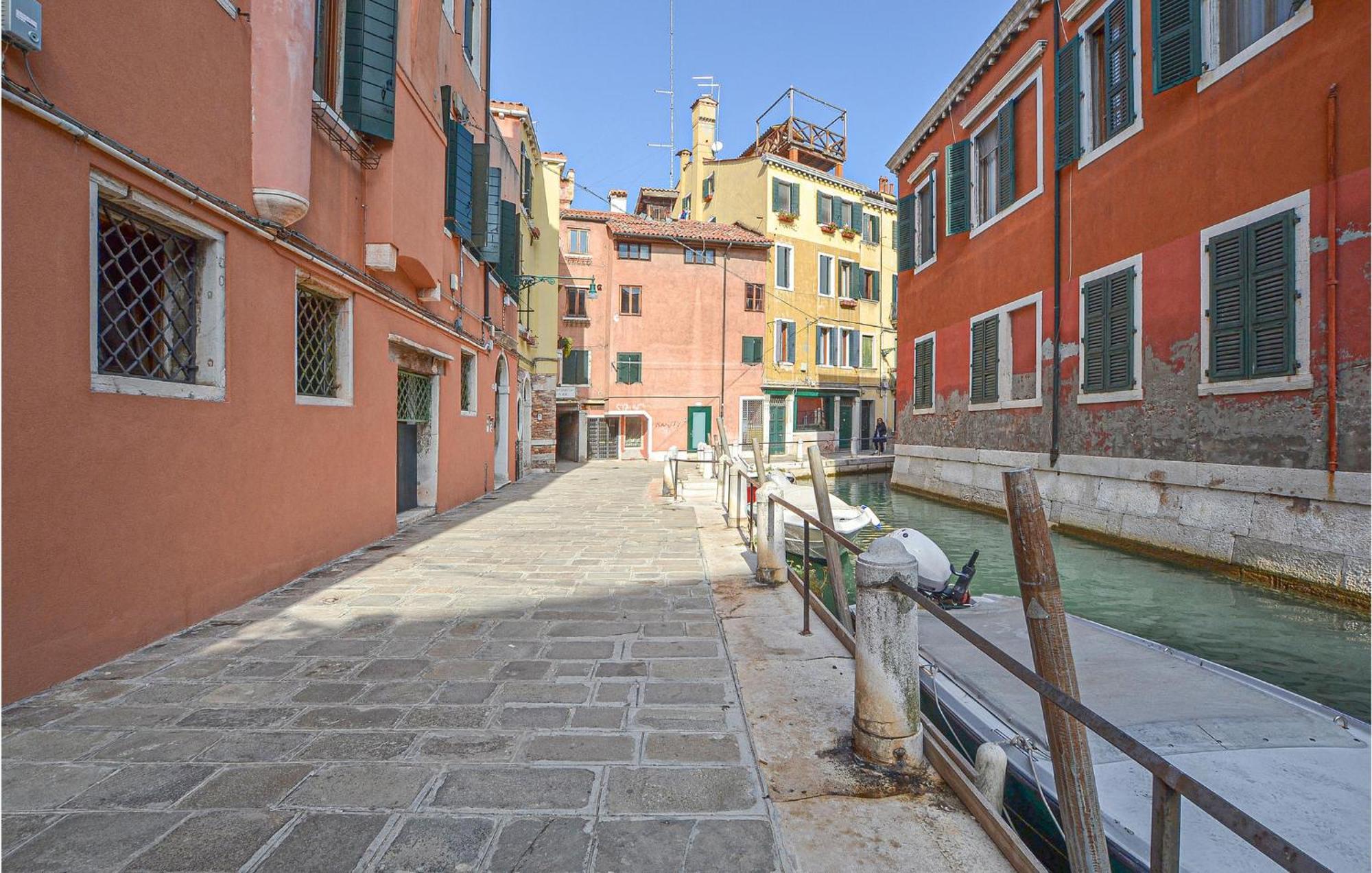 Stunning In With Kitchenette * Venice